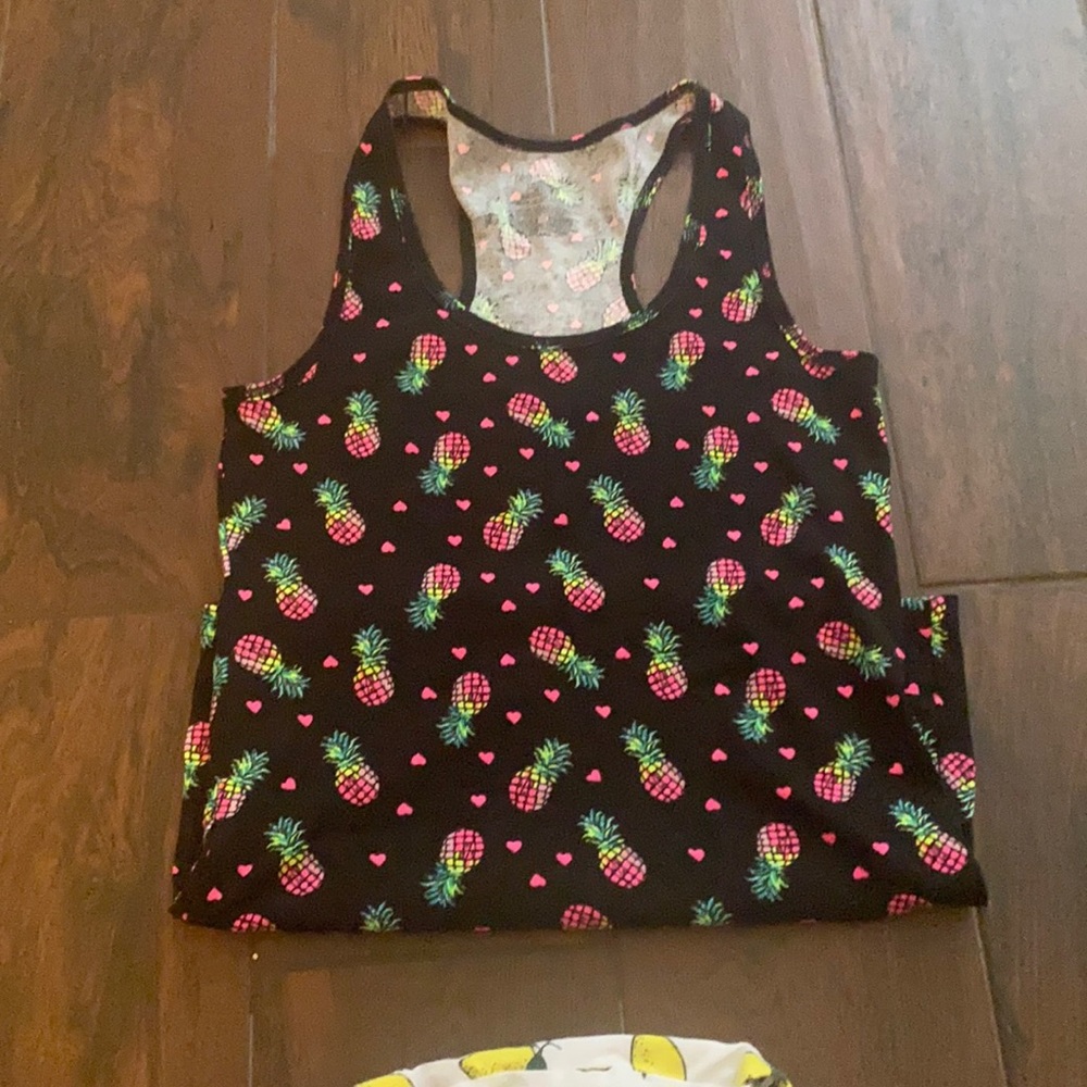 Pineapple tank nwot